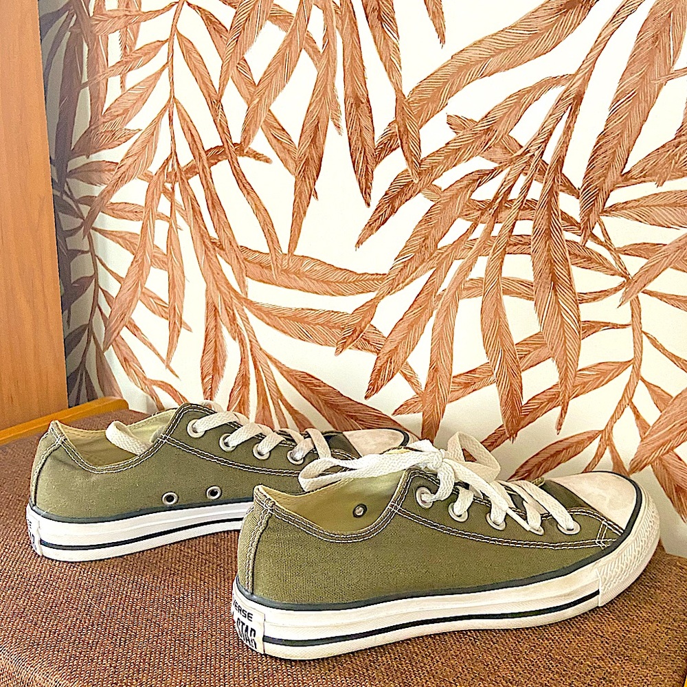 Green Low Top Chuck Womens Converse size 6.5